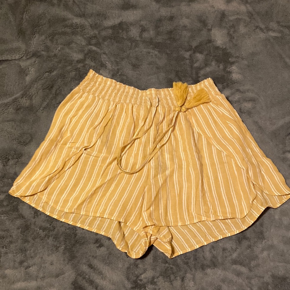 Striped loose fit shorts